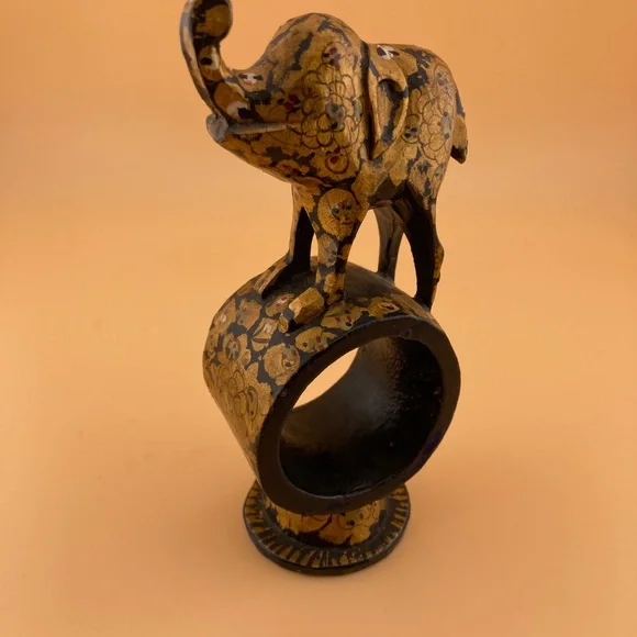 Four Vintage Wooden Animal Shaped Napkin Rings from India Circa 1970s - Picture 3 of 8